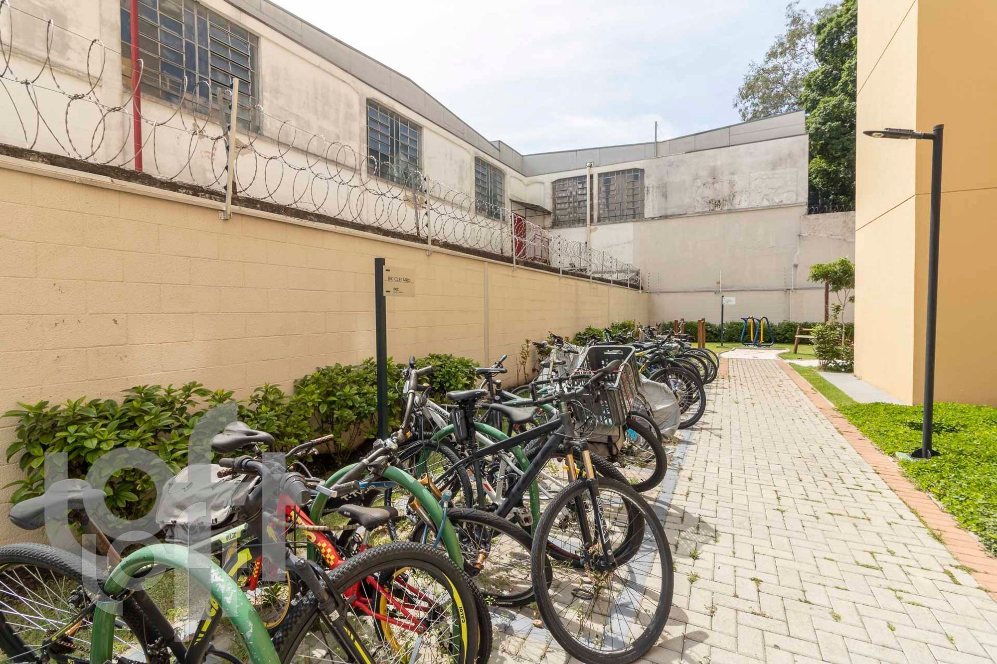 Apartamento à venda com 2 quartos, 43m² - Foto 30