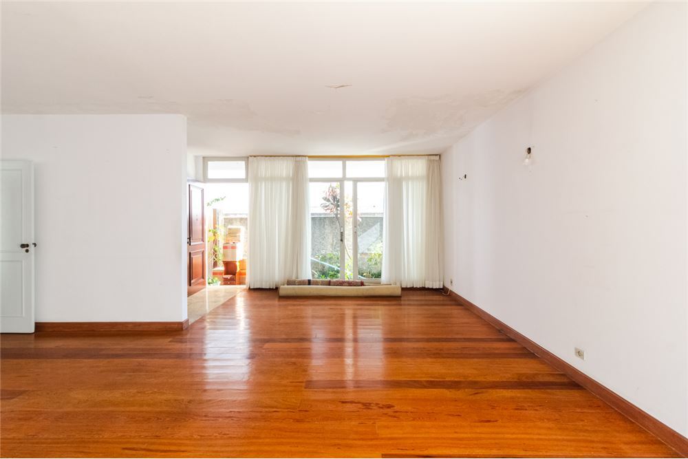 Casa à venda com 4 quartos, 307m² - Foto 22