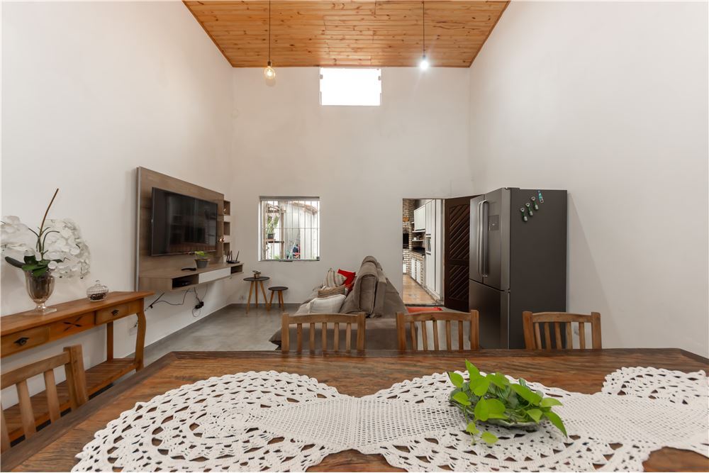Casa à venda com 2 quartos, 200m² - Foto 6