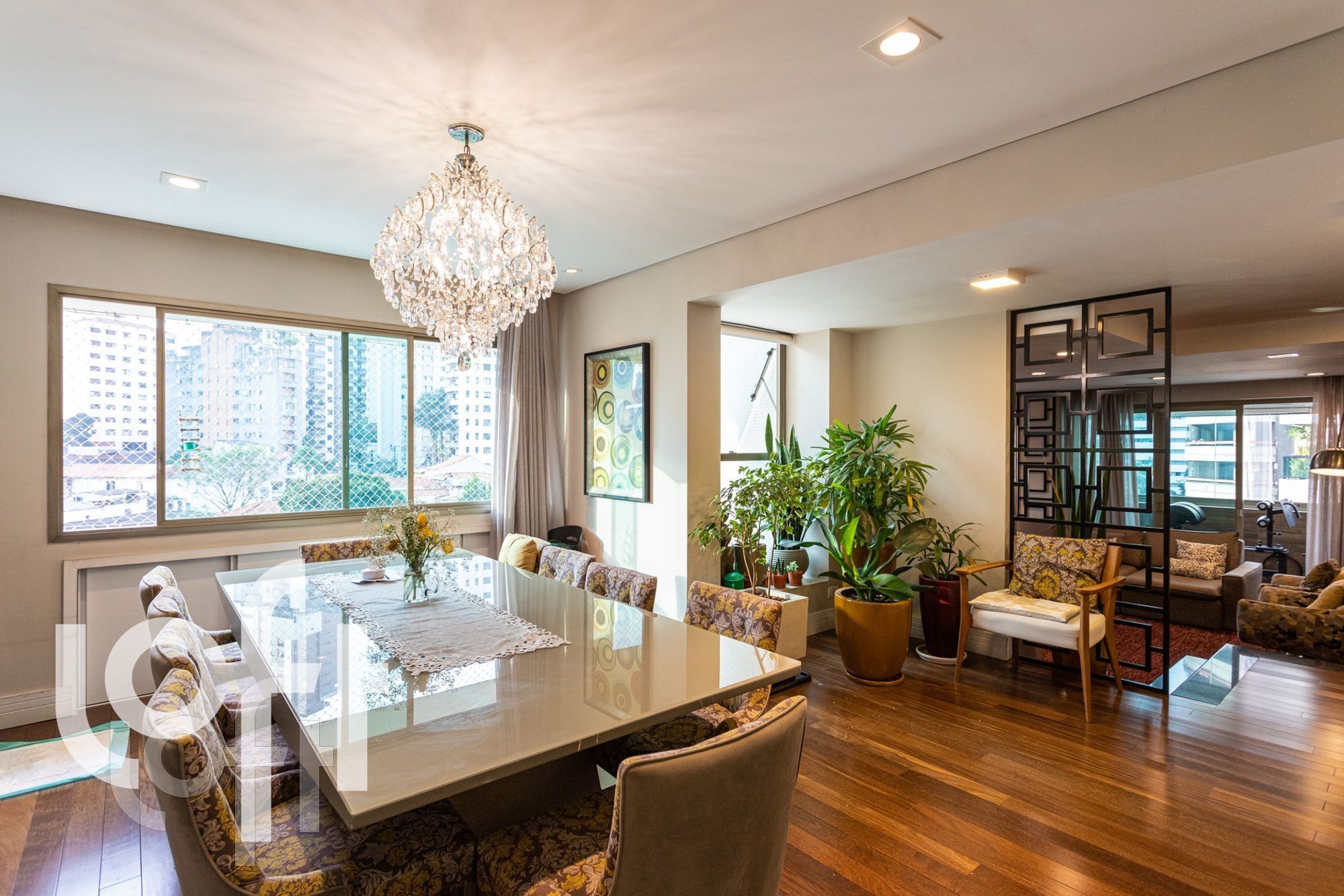 Apartamento à venda com 4 quartos, 253m² - Foto 1