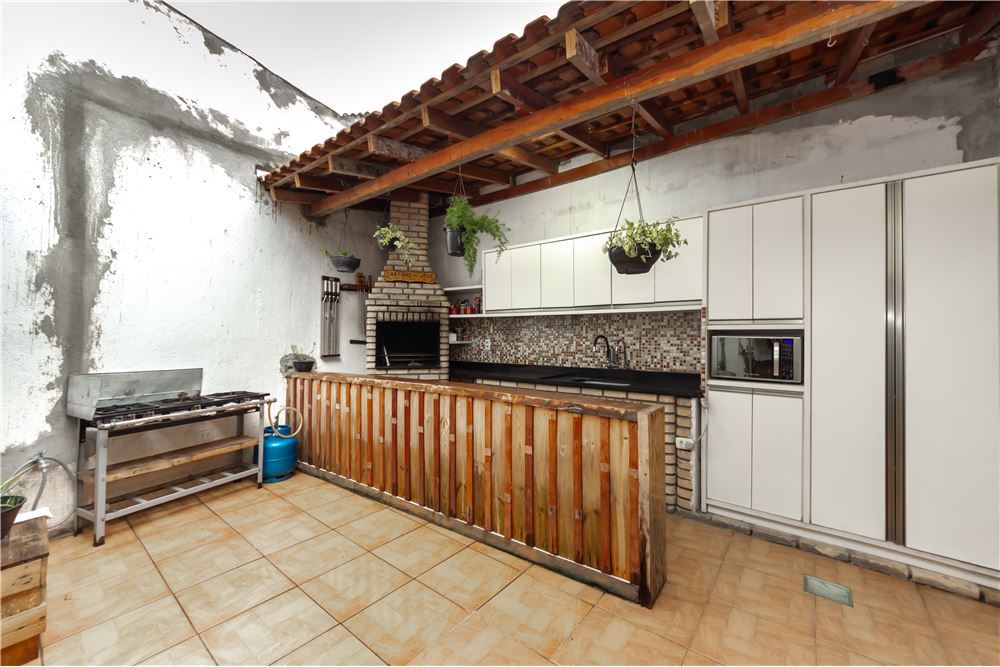 Casa à venda com 2 quartos, 200m² - Foto 7