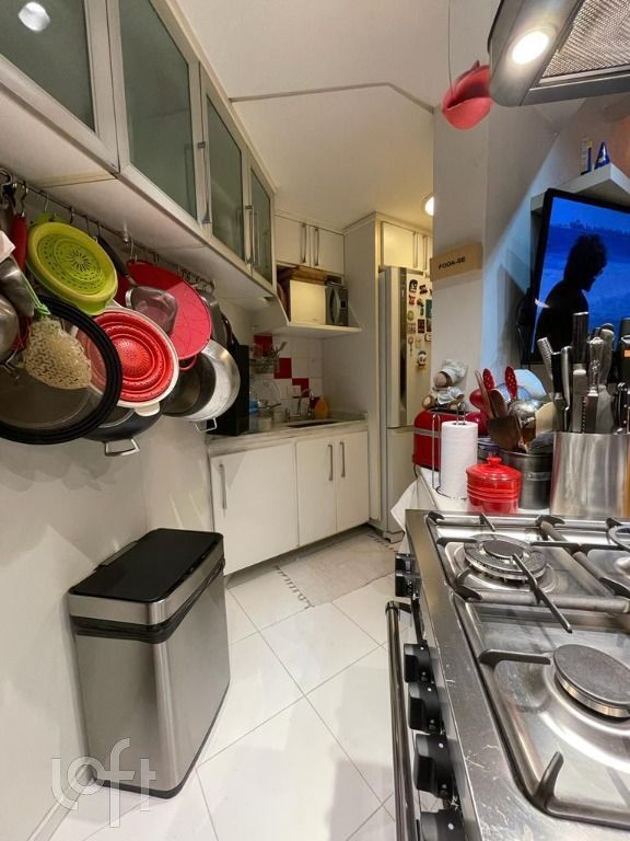 Apartamento à venda com 1 quarto, 62m² - Foto 18