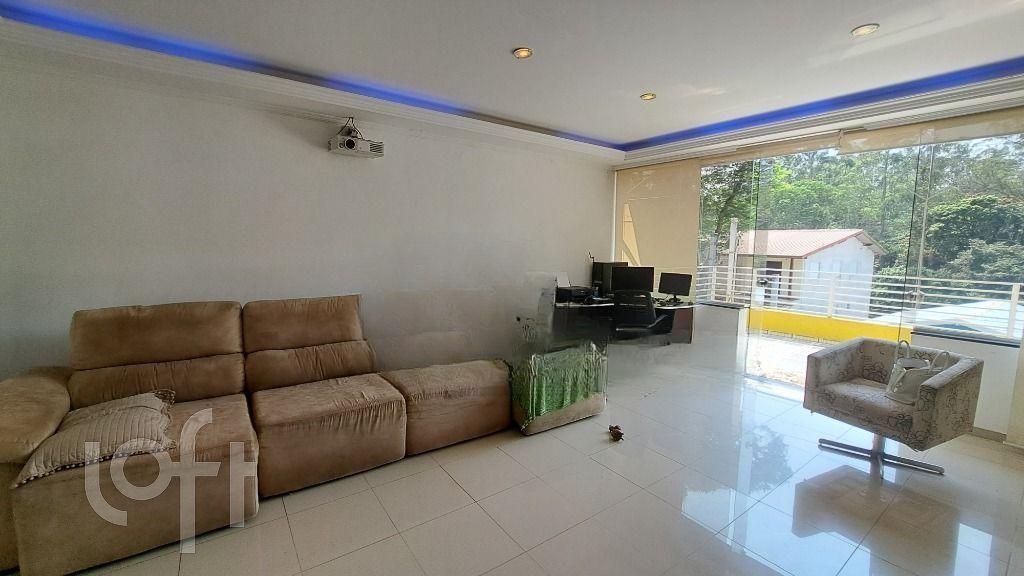Casa à venda com 3 quartos, 390m² - Foto 3