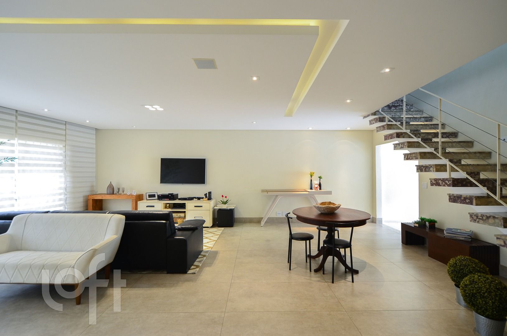 Casa à venda com 3 quartos, 359m² - Foto 3