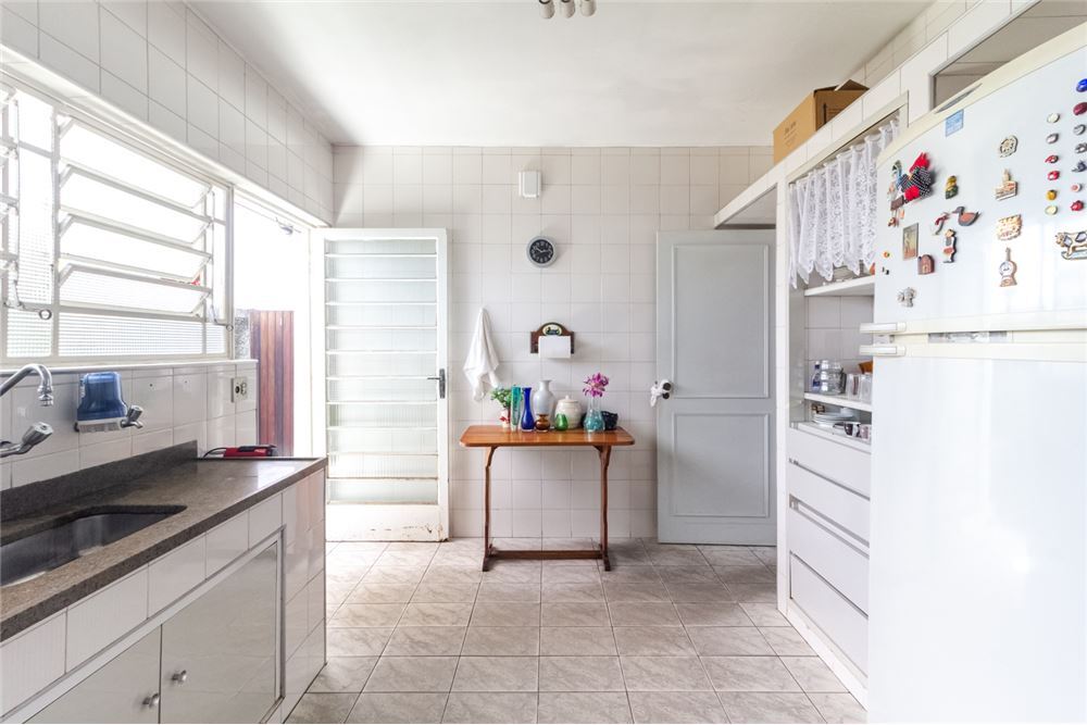 Casa à venda com 4 quartos, 307m² - Foto 17