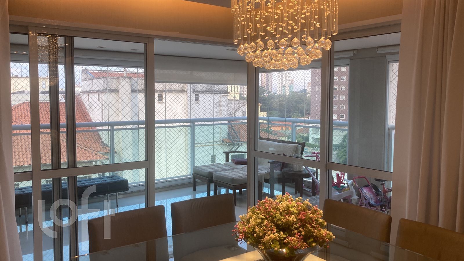 Apartamento à venda com 3 quartos, 213m² - Foto 4