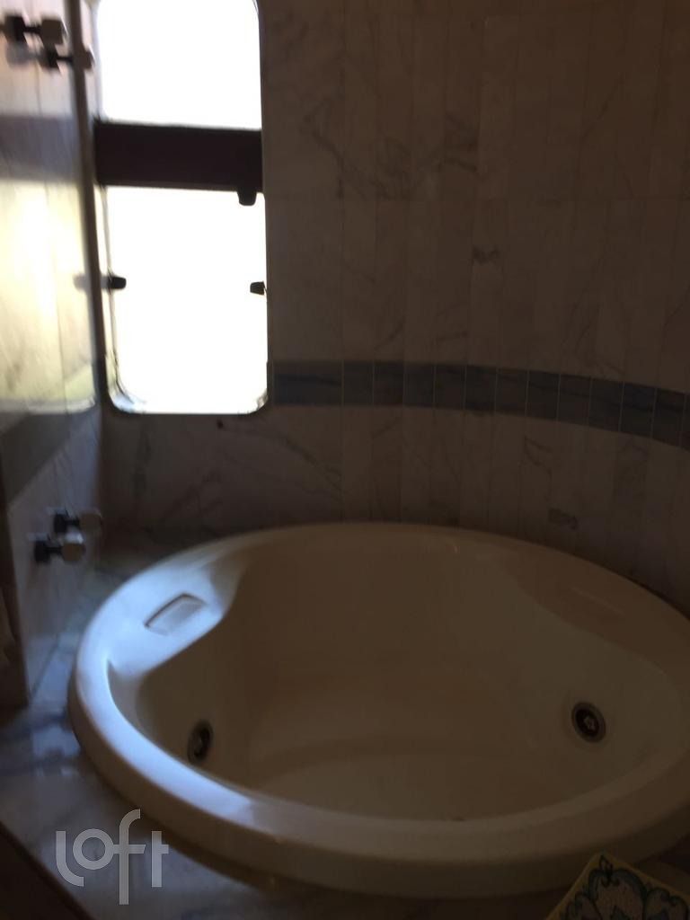 Casa à venda com 4 quartos, 550m² - Foto 24