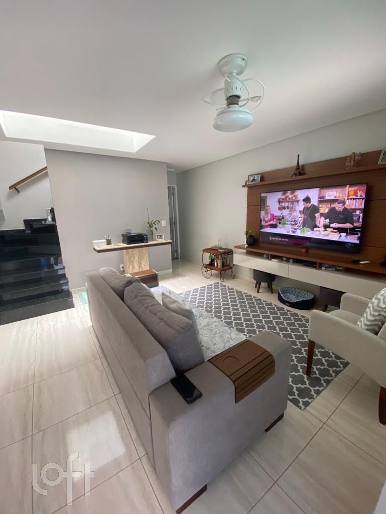 Casa à venda com 3 quartos, 95m² - Foto 1