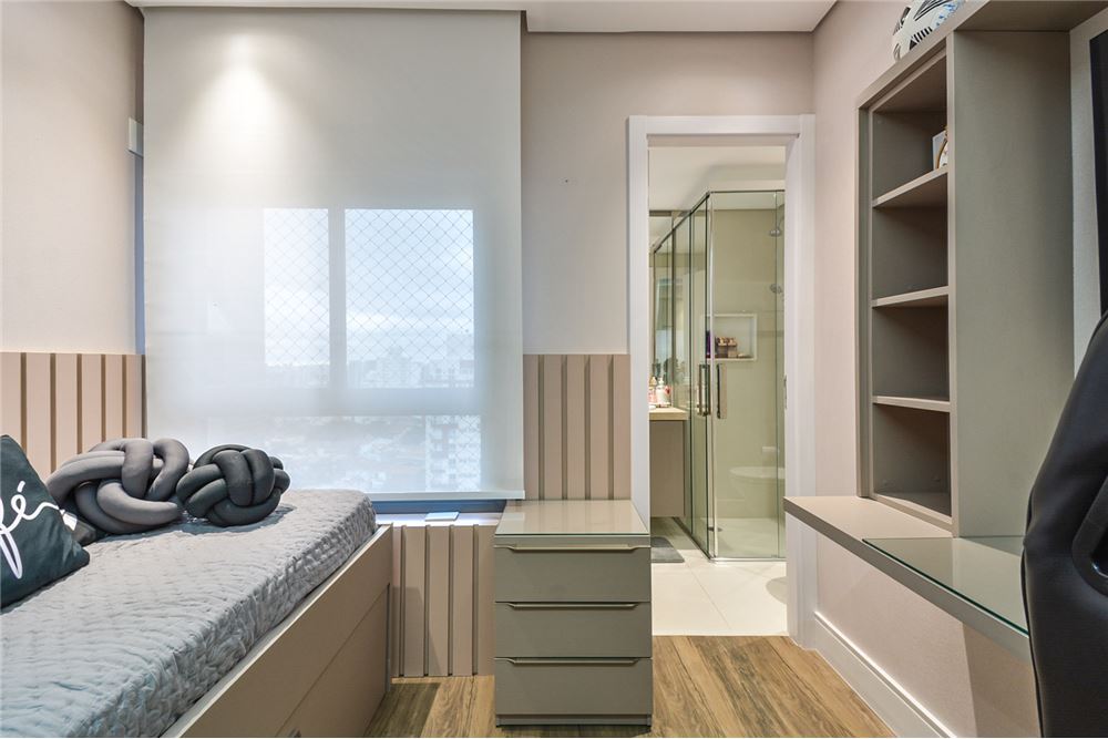 Apartamento à venda com 3 quartos, 131m² - Foto 17