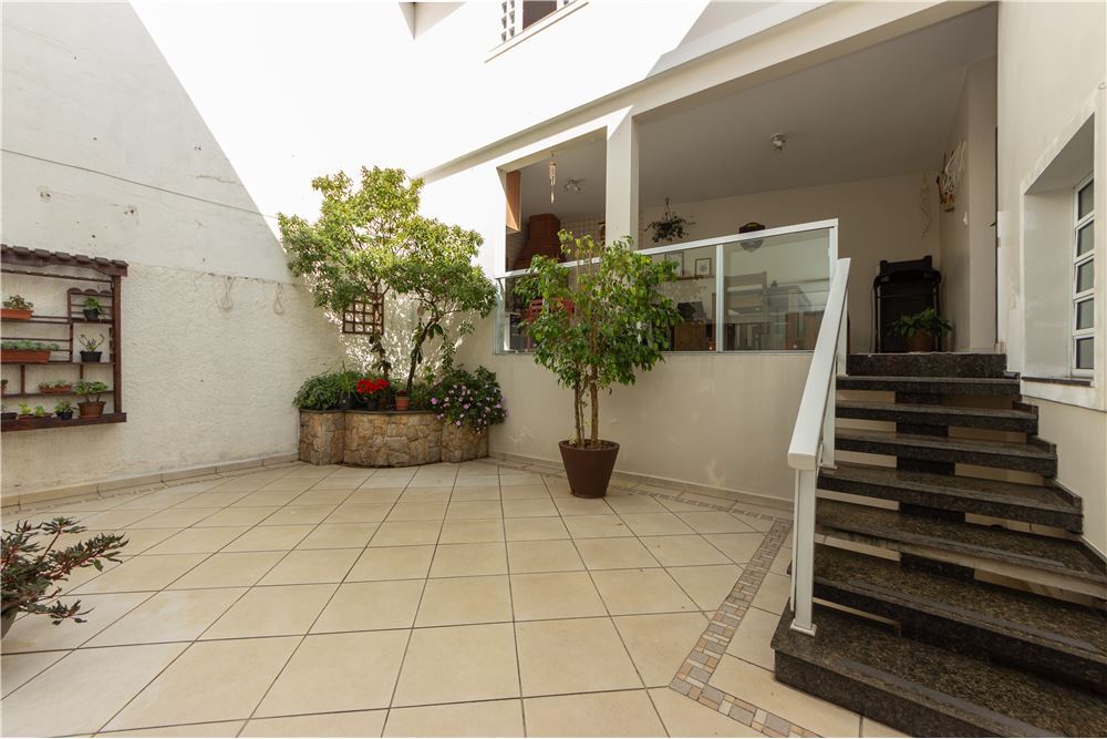 Casa à venda com 3 quartos, 380m² - Foto 25
