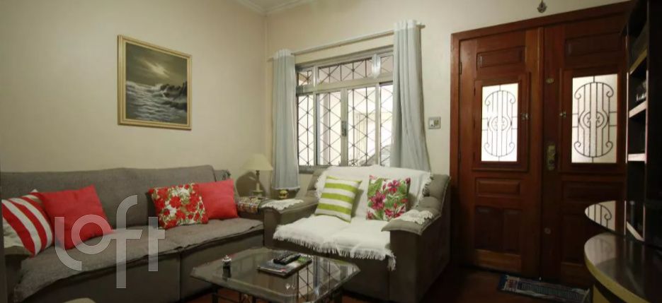 Casa à venda com 3 quartos, 226m² - Foto 1