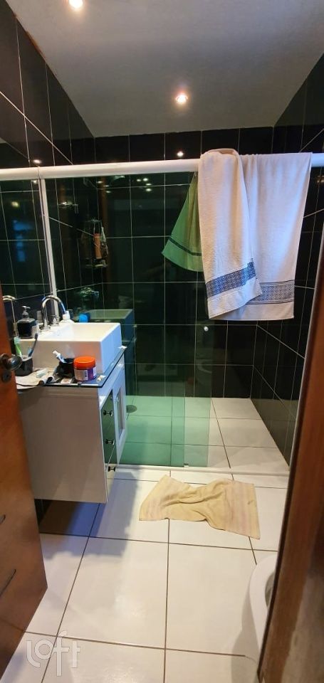 Casa de Condomínio à venda com 4 quartos, 220m² - Foto 8