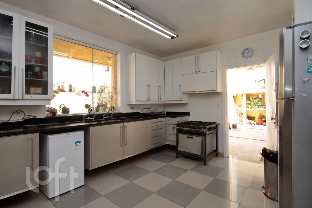 Casa, 4 quartos, 235 m² - Foto 30