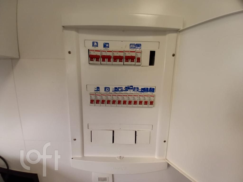 Apartamento à venda com 3 quartos, 95m² - Foto 11