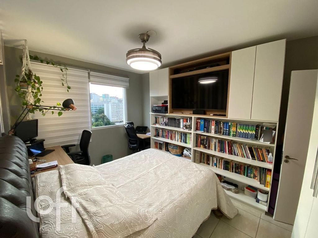 Apartamento à venda com 2 quartos, 69m² - Foto 3