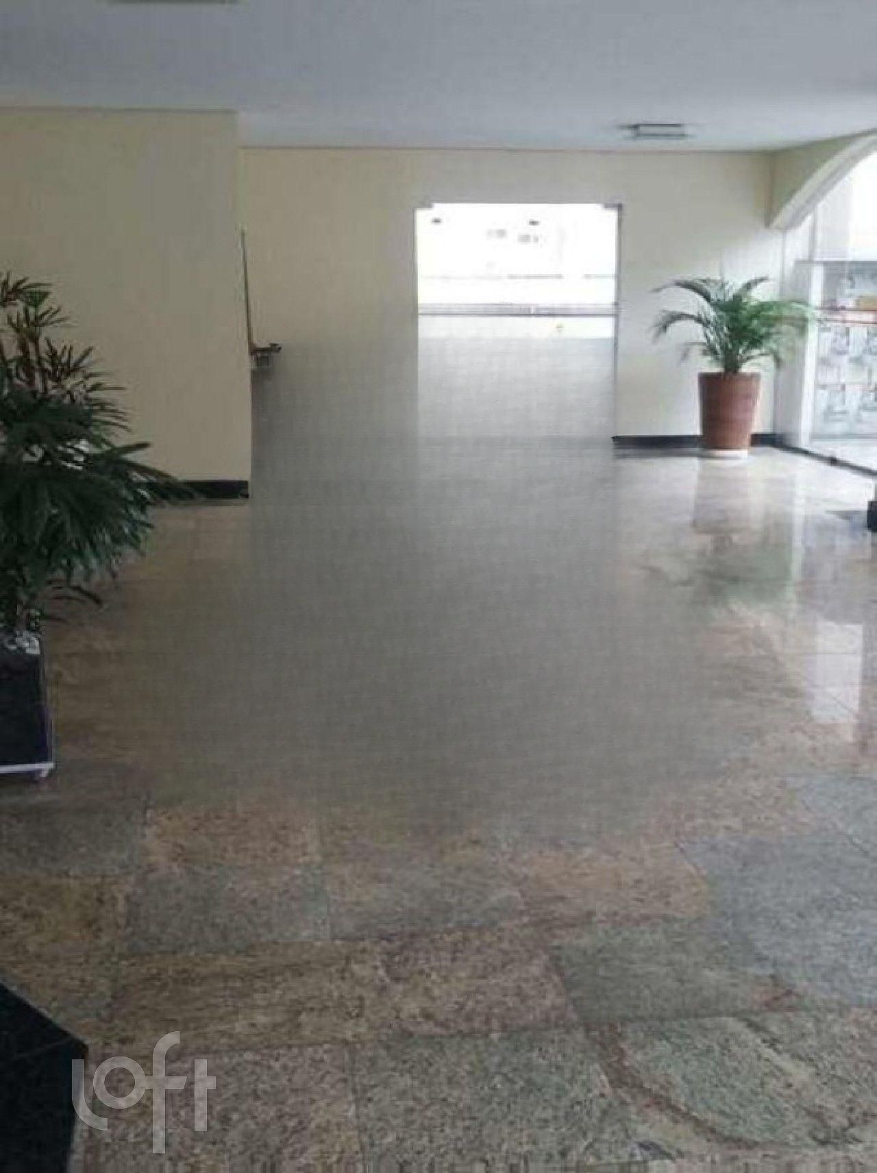 Apartamento à venda com 2 quartos, 67m² - Foto 2