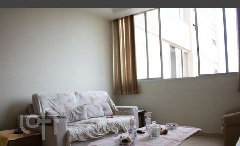 Apartamento à venda com 2 quartos, 75m² - Foto 2