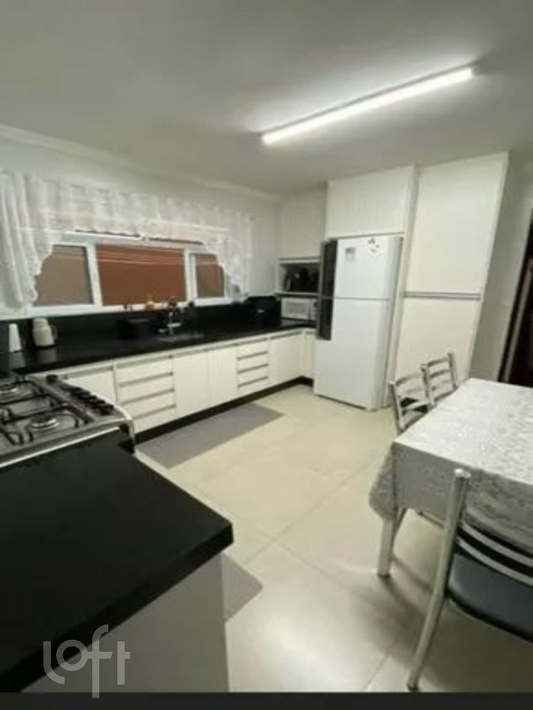 Casa à venda com 4 quartos, 155m² - Foto 8