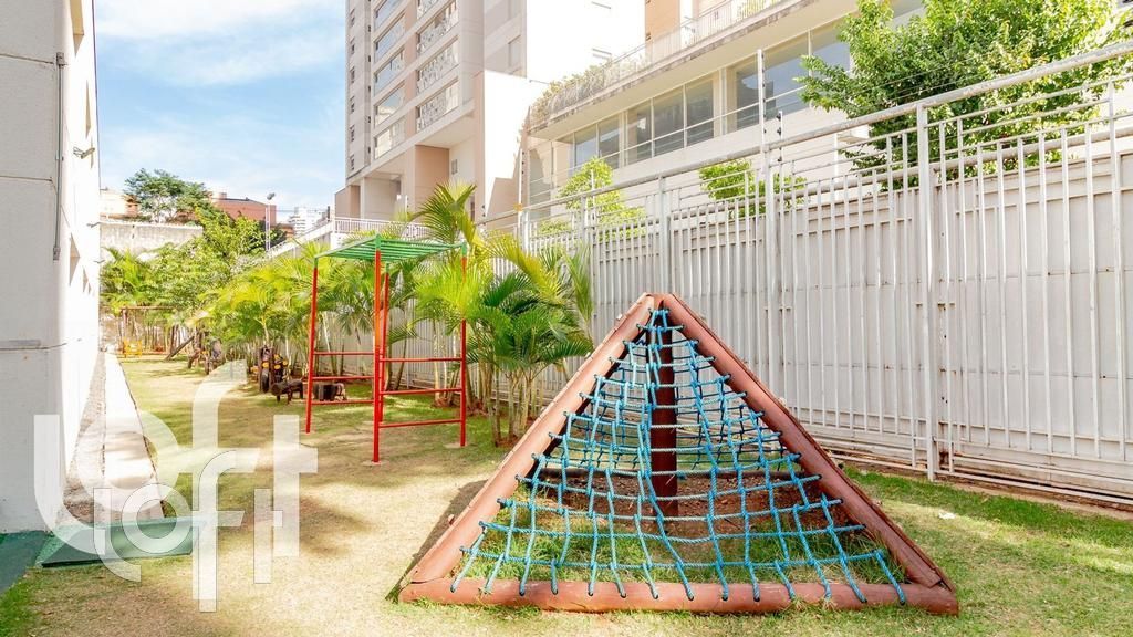 Apartamento à venda com 2 quartos, 76m² - Foto 21