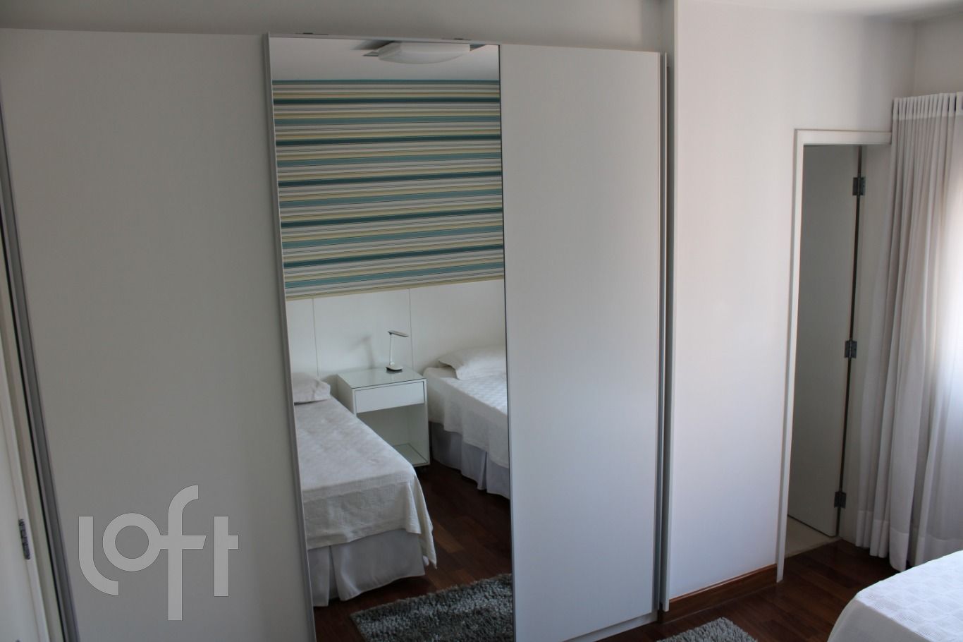 Apartamento à venda com 4 quartos, 234m² - Foto 8