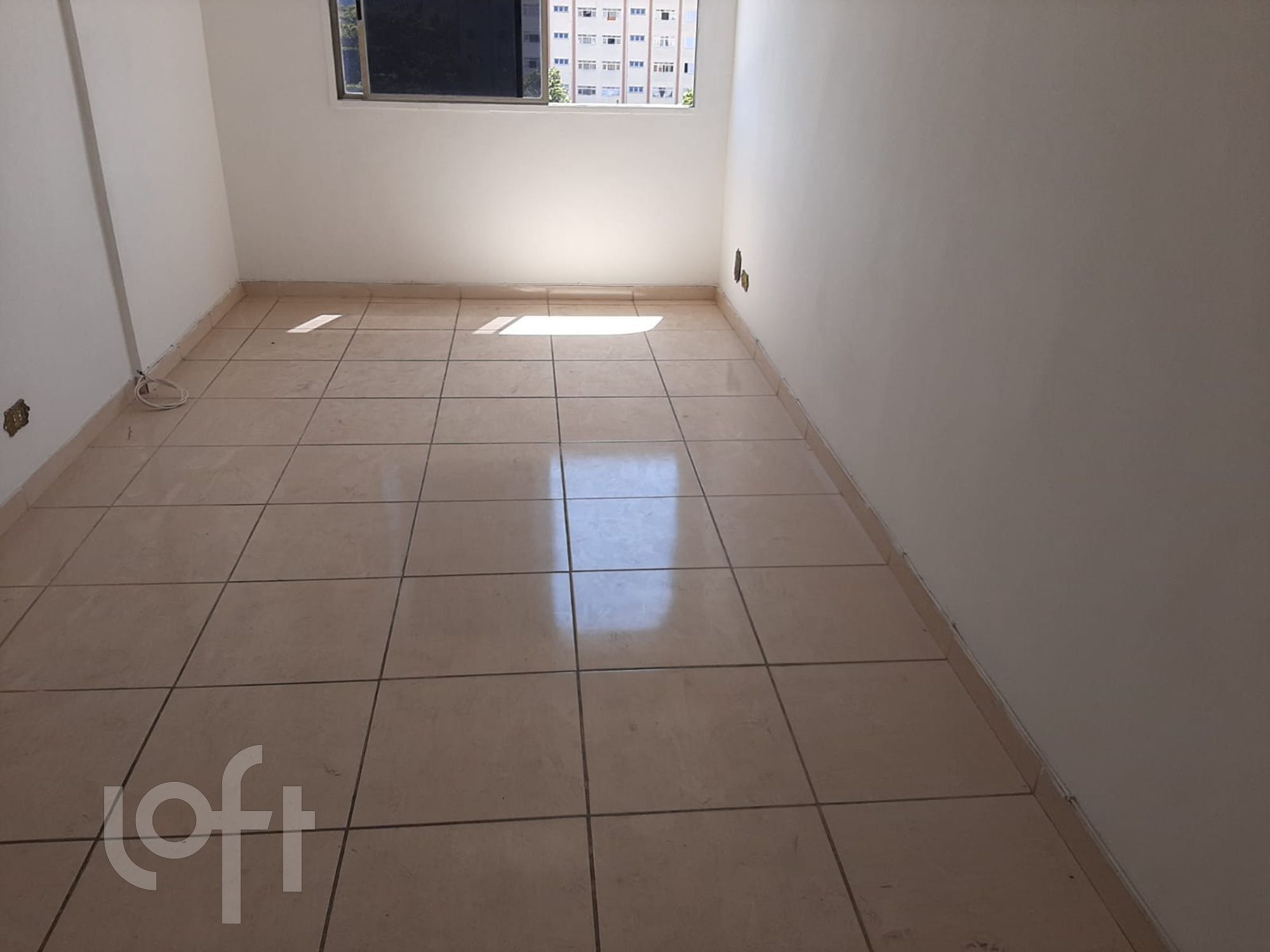Apartamento à venda com 2 quartos, 77m² - Foto 2