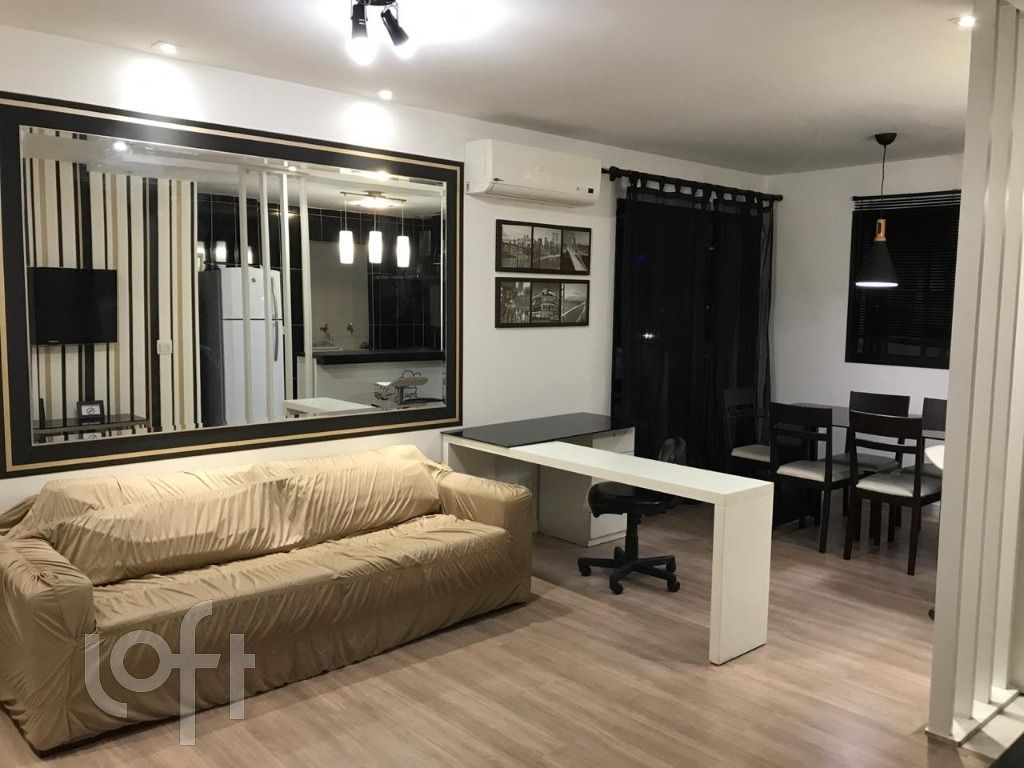 Apartamento à venda com 2 quartos, 81m² - Foto 1
