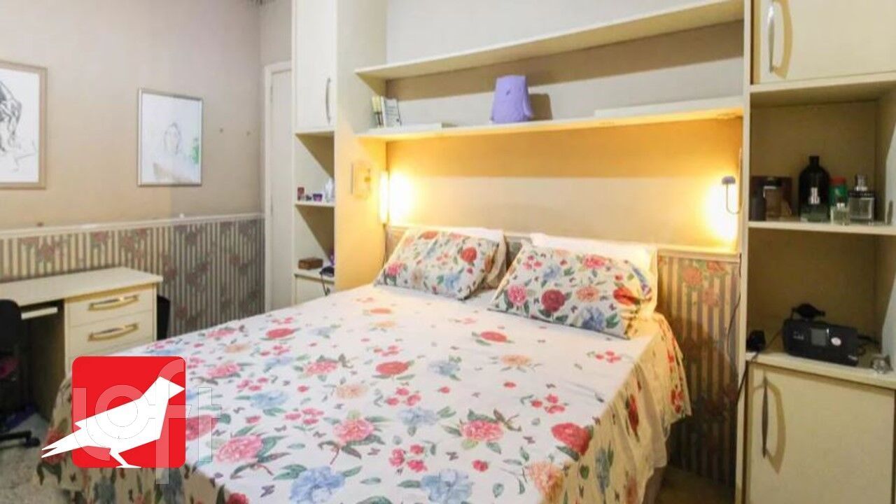 Casa à venda com 4 quartos, 240m² - Foto 2