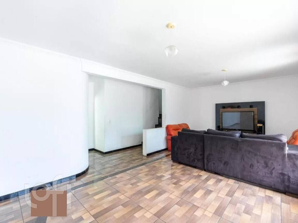 Casa à venda com 4 quartos, 200m² - Foto 4