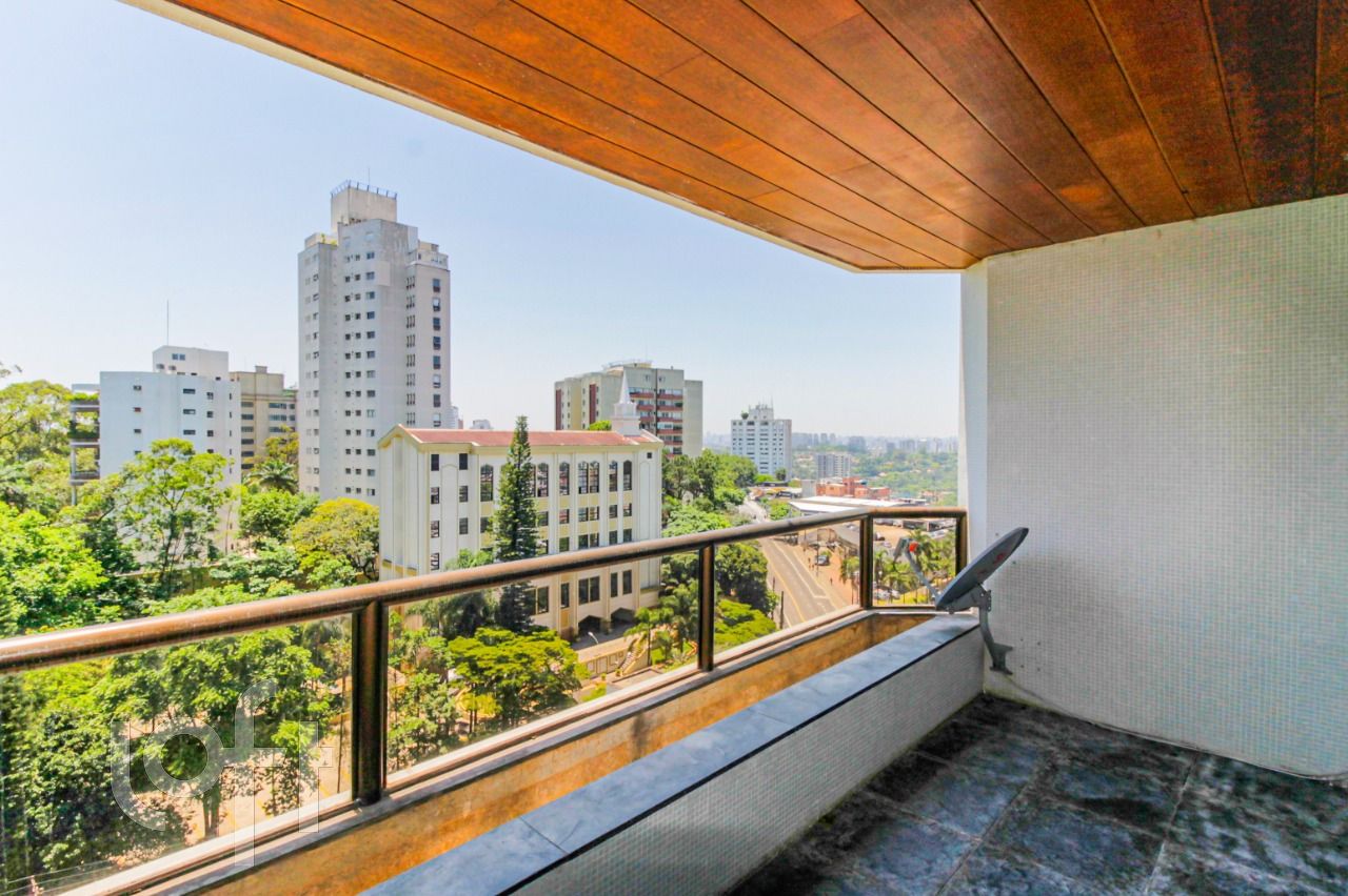 Apartamento à venda com 3 quartos, 188m² - Foto 11