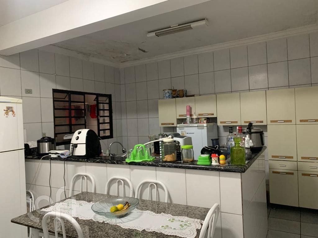 Casa à venda com 4 quartos, 250m² - Foto 7