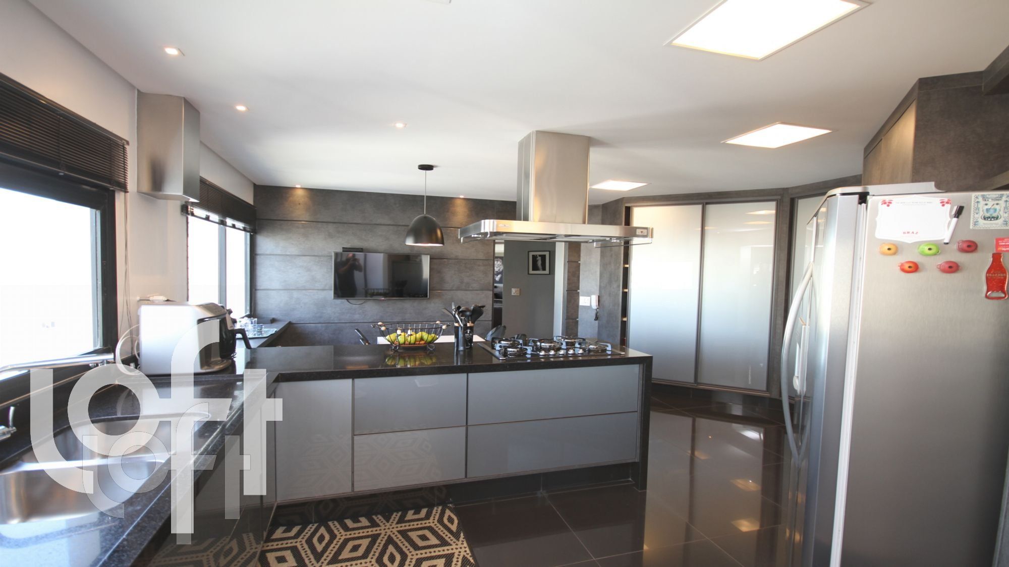 Apartamento à venda com 3 quartos, 200m² - Foto 27