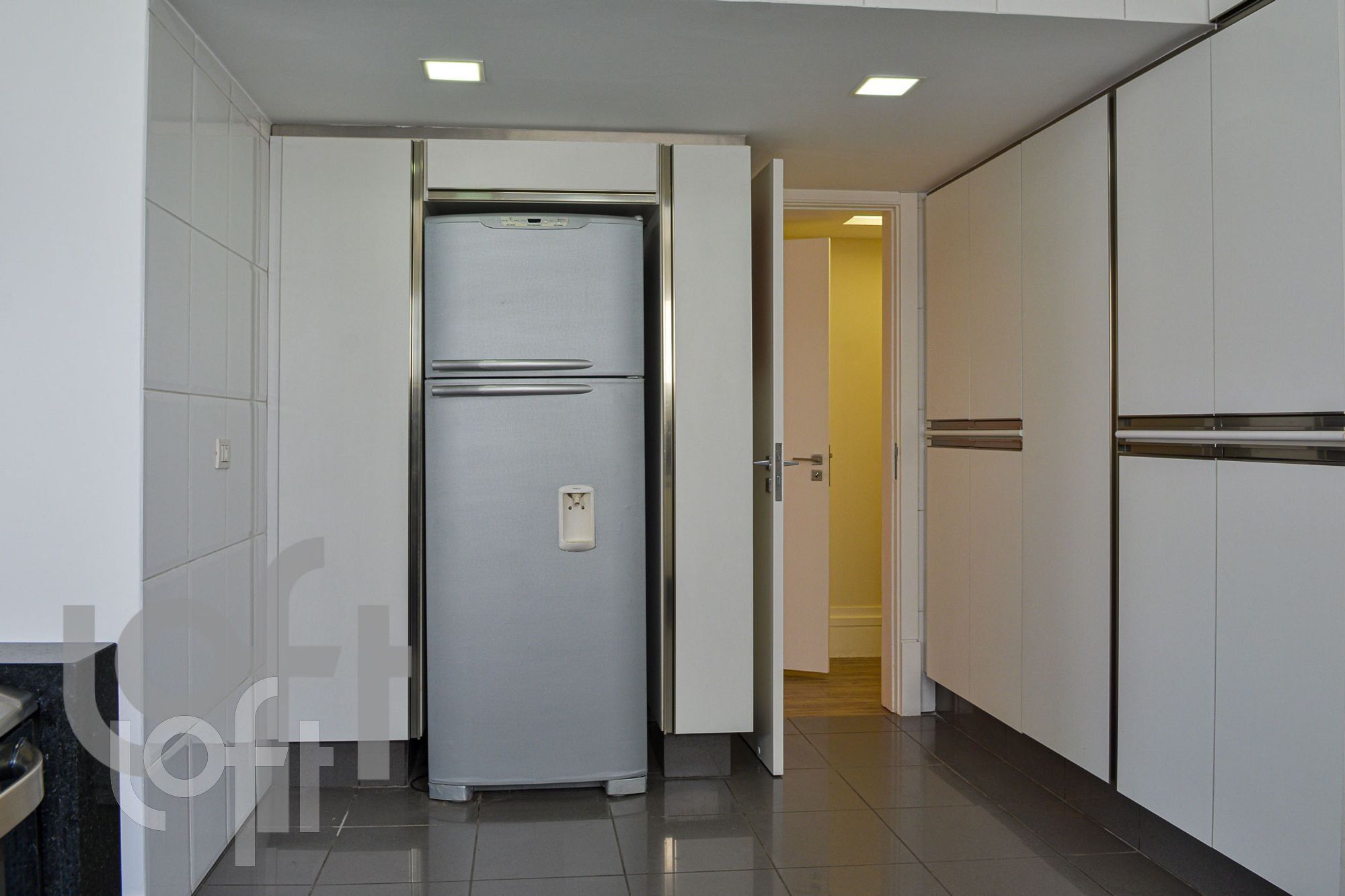 Apartamento à venda com 3 quartos, 200m² - Foto 29