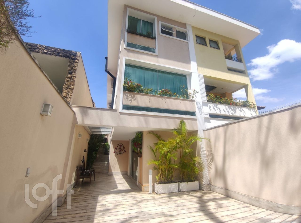 Casa à venda com 3 quartos, 210m² - Foto 2