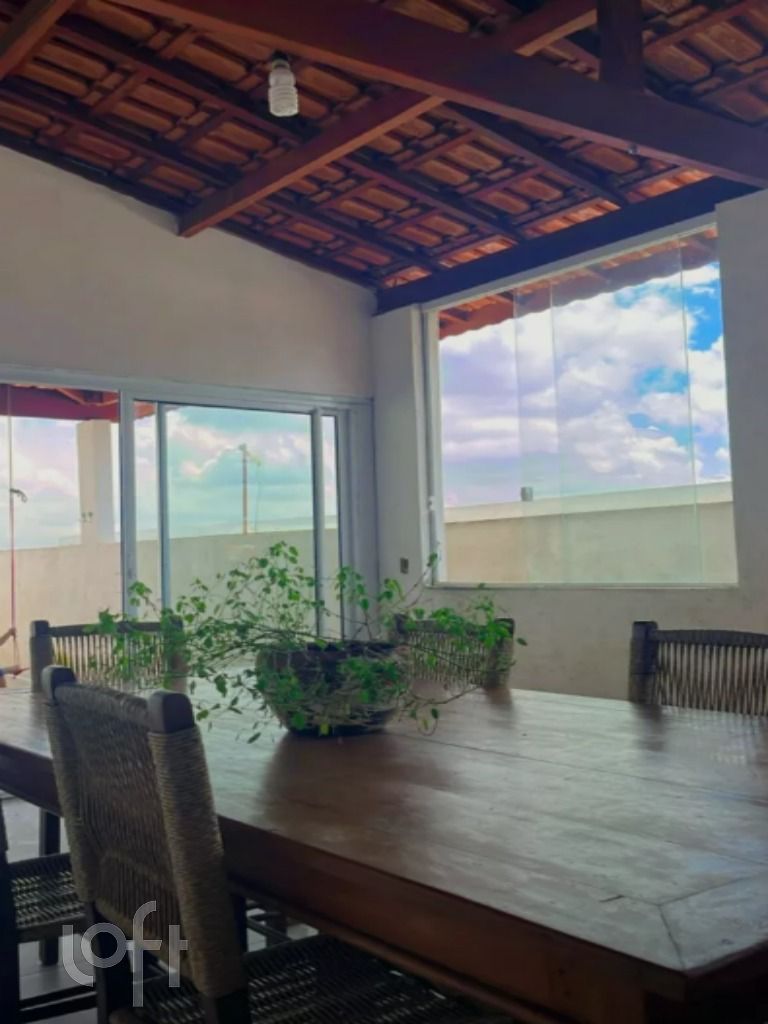 Casa à venda com 2 quartos, 235m² - Foto 13