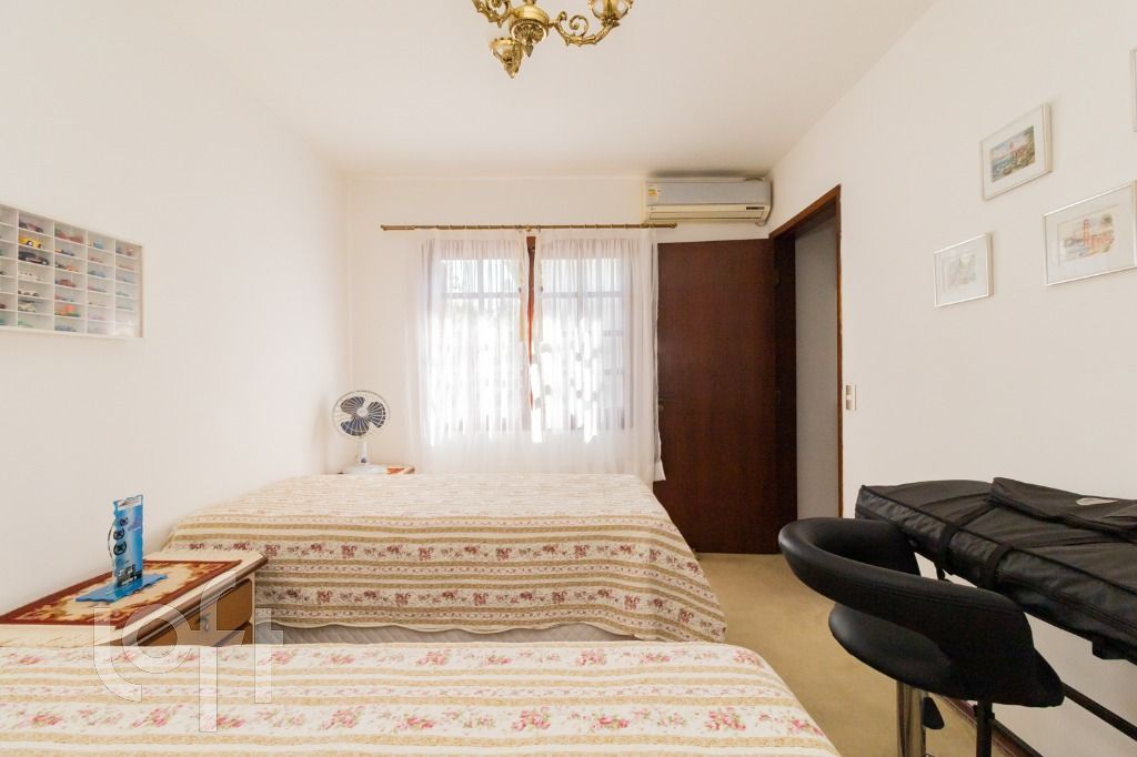 Casa à venda com 3 quartos, 284m² - Foto 12