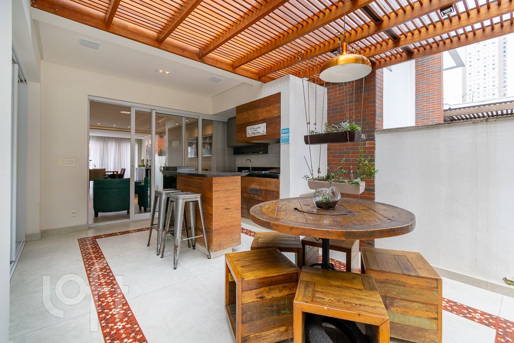 Casa à venda com 4 quartos, 332m² - Foto 9