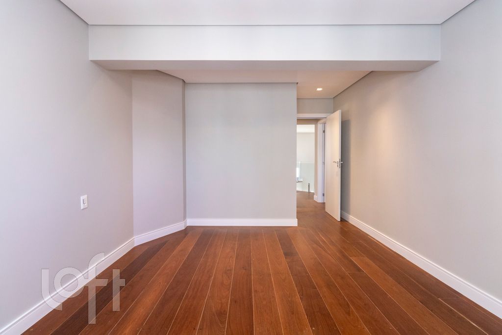 Apartamento à venda com 4 quartos, 230m² - Foto 18