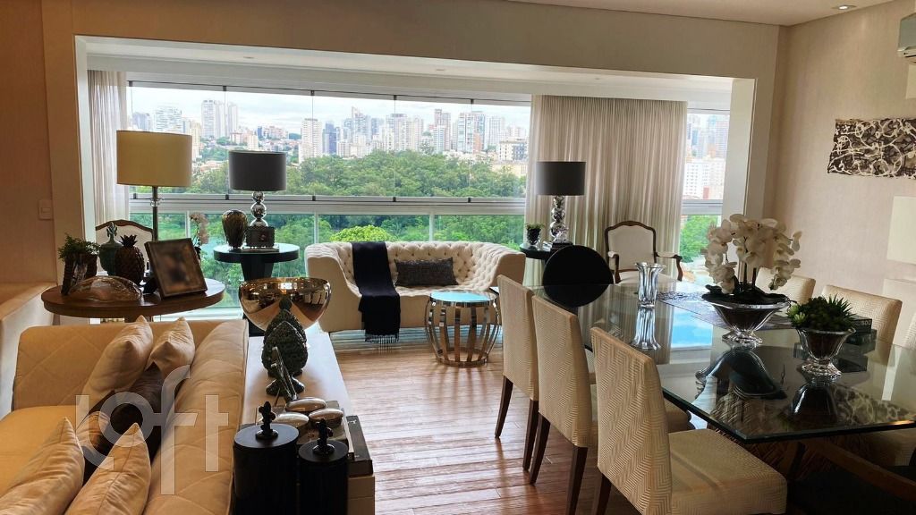 Apartamento à venda com 4 quartos, 234m² - Foto 2