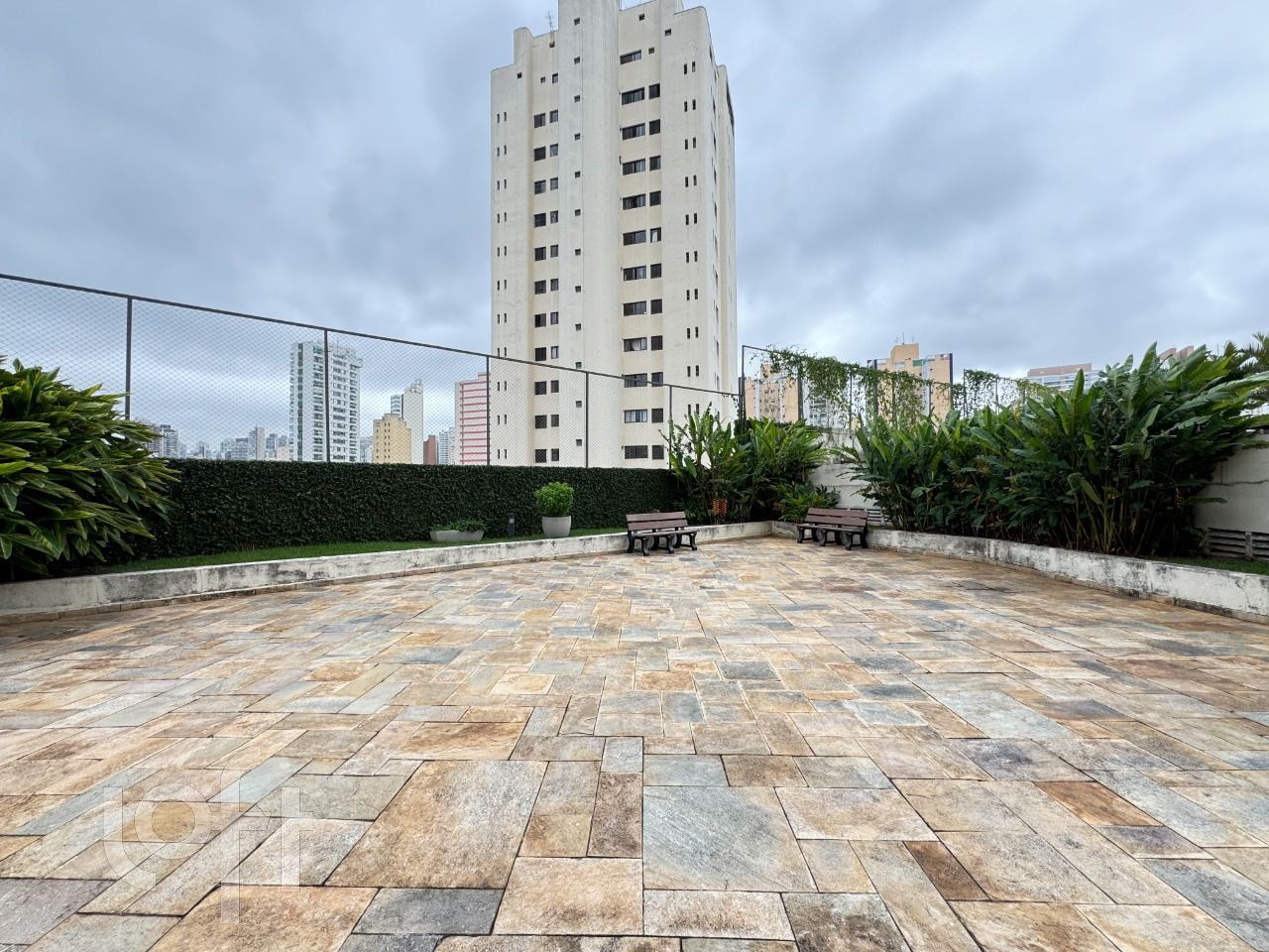 Apartamento à venda com 2 quartos, 73m² - Foto 49