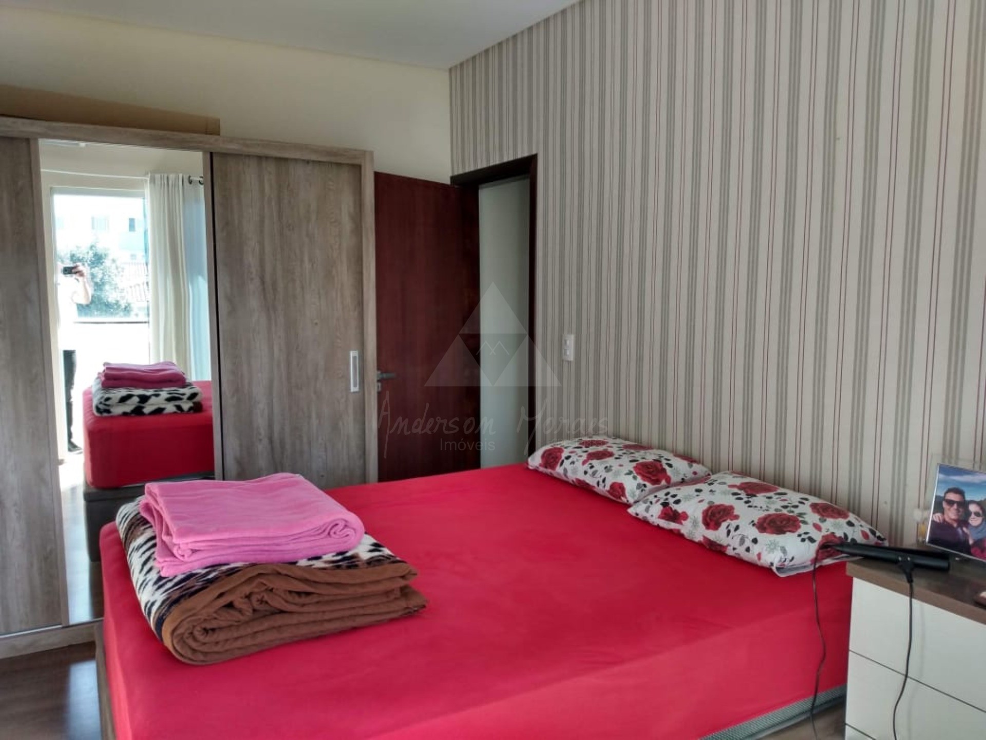 Casa, 3 quartos, 216 m² - Foto 2