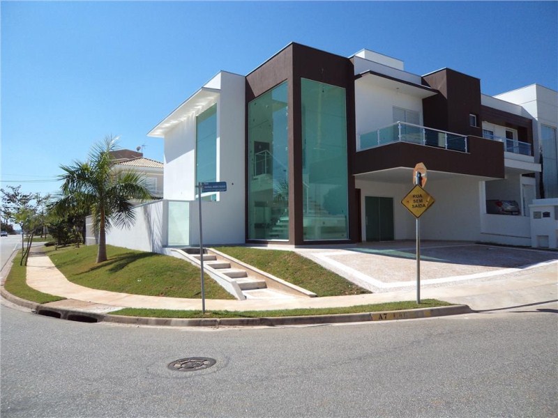 Sobrado com 3 dormitórios à venda, 250 m² por R$ 987.000 - c