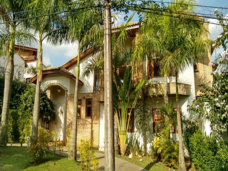 Sobrado com 5 dormitórios à venda, 426 m² por R$ 2.310.000,0
