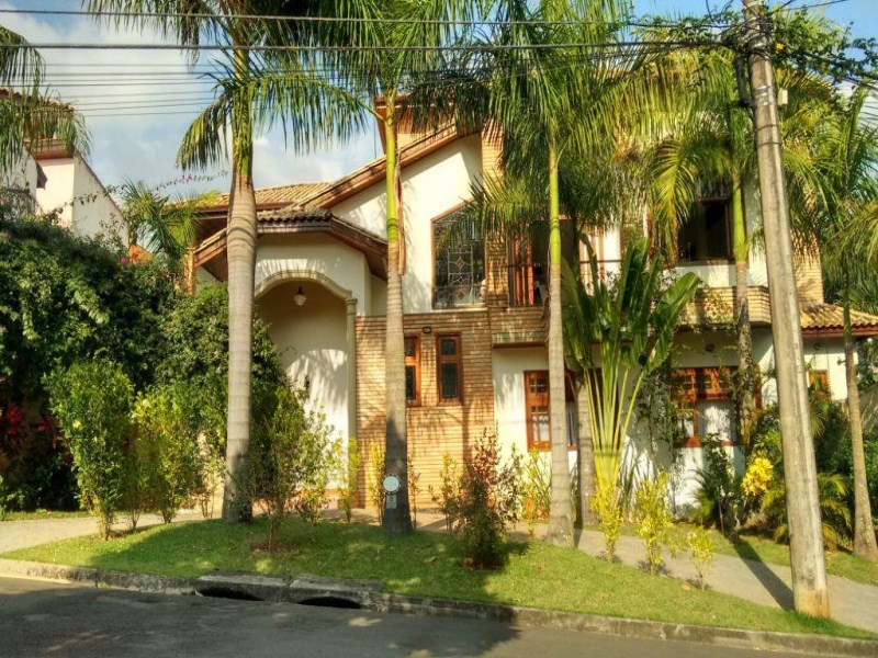 Sobrado com 5 dormitórios à venda, 426 m² por R$ 2.310.000,0
