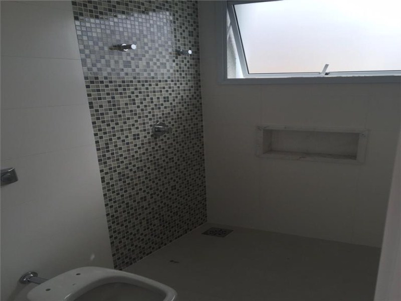 Sobrado com 3 dormitórios à venda 347 m² por R$ 2.110.000 - 