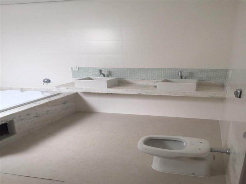Sobrado com 3 dormitórios à venda 347 m² por R$ 2.110.000 - 