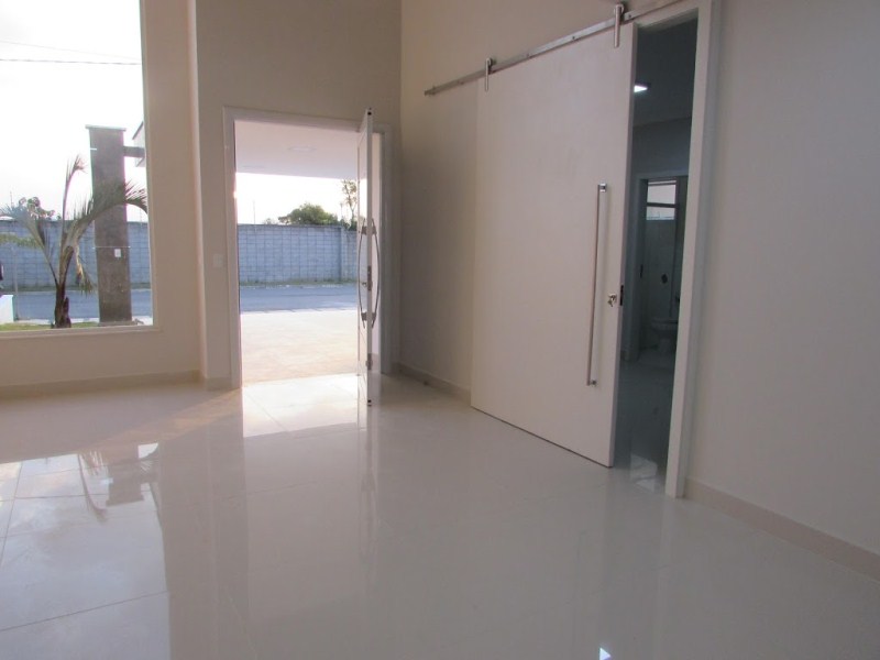 Sobrado com 4 dormitórios à venda, 250 m² por R$ 1.050.000 -