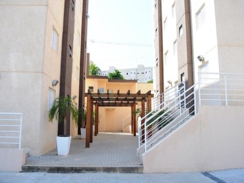 Apartamento com 2 dormitórios à venda, 52 m² por R$ 190.000 