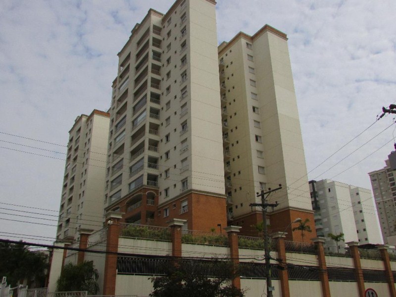 Apartamento com 3 dormitórios à venda, 97 m² por R$ 690.000 