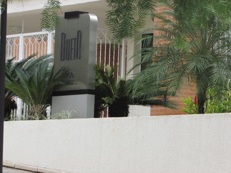 Apartamento com 3 dormitórios à venda, 97 m² por R$ 690.000 