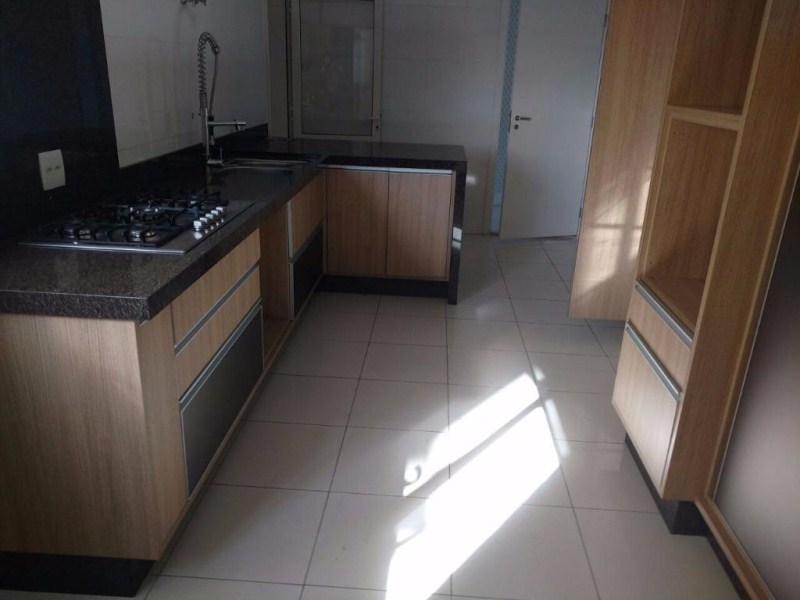 Apartamento com 3 suítes à venda, 247 m² por R$ 2.210.000 - 